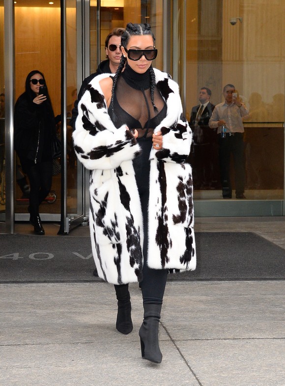 NEW YORK, NY - FEBRUARY 10:  Kim Kardashian West is seen walking out of a office in midtown on February 10, 2016 in New York City.  (Photo by Raymond Hall/GC Images)