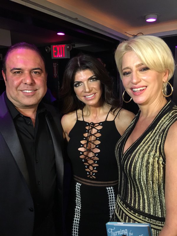 teresa giudice lace up top book signing