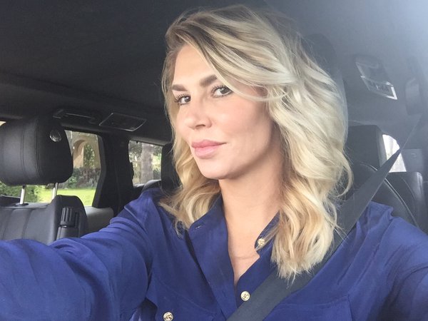 Brandi Glanville short hair