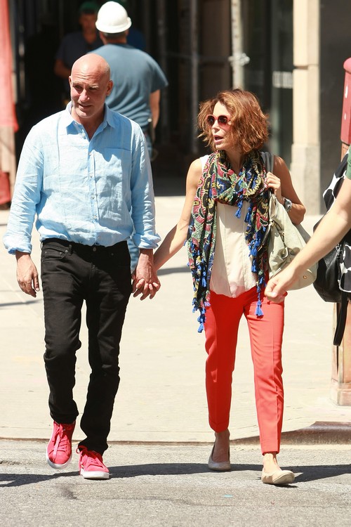 Bethenny Frankel was seen carrying a floor plan as she shopped around for an apartment with real estate broker and star of the TV show Bethenny Frankel was seen carrying a floor plan as she shopped around for an apartment with real estate broker and star of the TV show