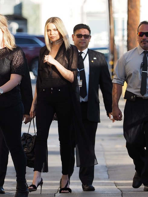 LOS ANGELES, CA - NOVEMBER 03: Khloe Kardashian seen in all black on November 03, 2016 in Los Angeles, California. (Photo by PG/Bauer-Griffin/GC Images)