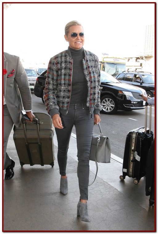 LOS ANGELES, CA - NOVEMBER 28: Yolanda Hadid is seen at LAX on November 28, 2016 in Los Angeles, California. (Photo by starzfly/Bauer-Griffin/GC Images)