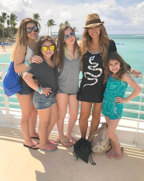Teresa Giudice Enjoys Puerto Rico With Her Kids And Dad - Photos