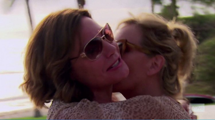 Luann-delesseps-Sonja-Morgan-Kissing-Mexico-RHONY