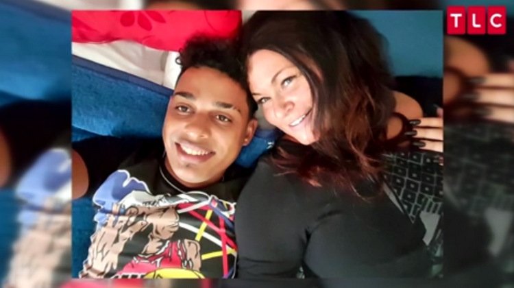 Luis-Molly-Vacation-Selfie-90-Day-Fiance