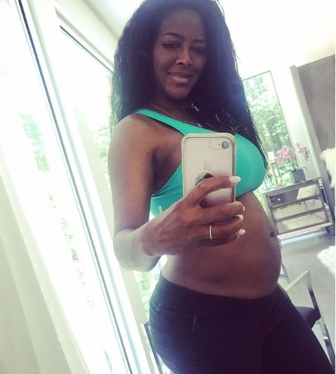 kenya moore bare belly