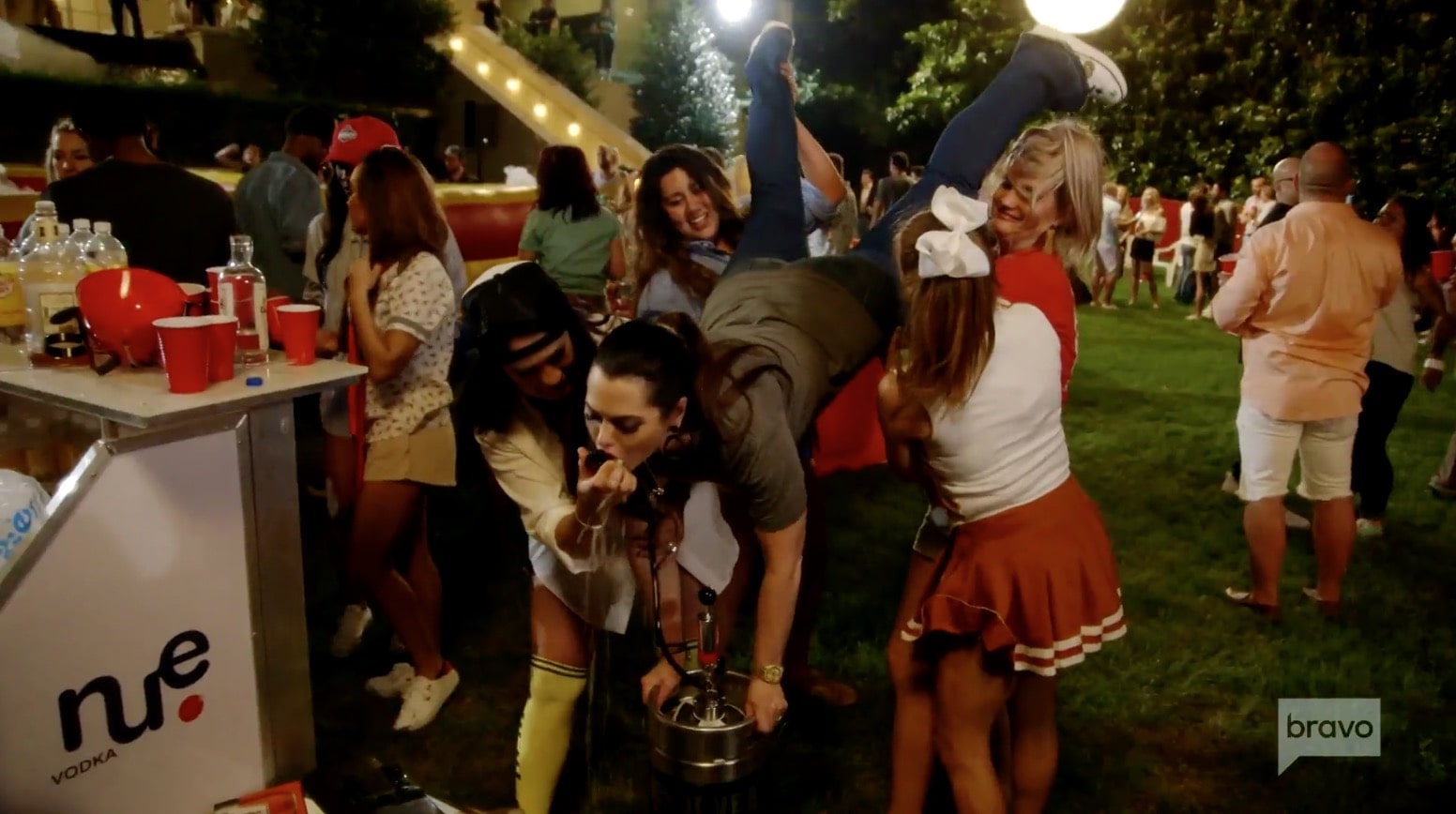 D'Andra Simmons does a keg stand