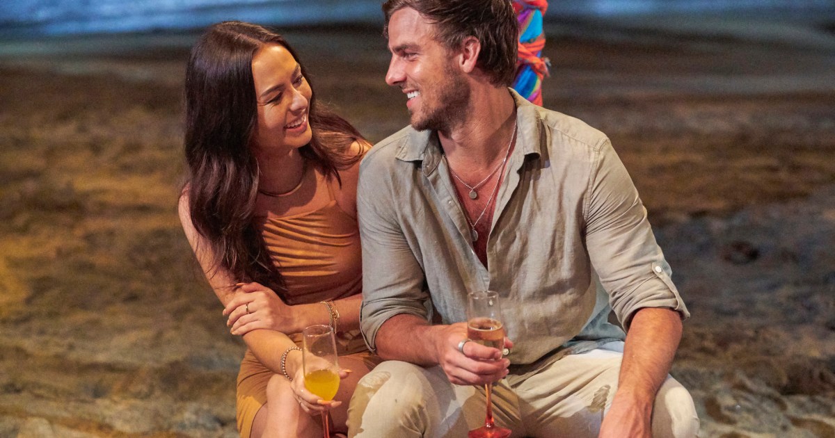 Bachelor In Paradise Star Noah Erb Crashed His Car While Kissing