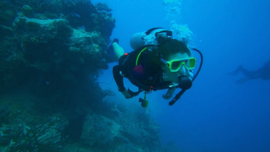 below deck down under recap season 1 episode 8 aesha scott scuba diving great barrier reef