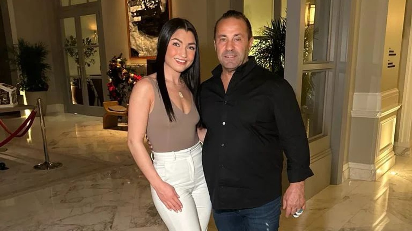 Joe Giudice Reunites With ExWife Teresa and Kids Reality Tea