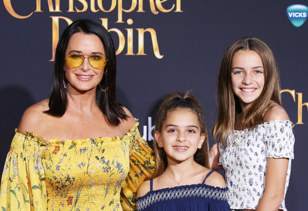 Kyle Richards with her daughters
