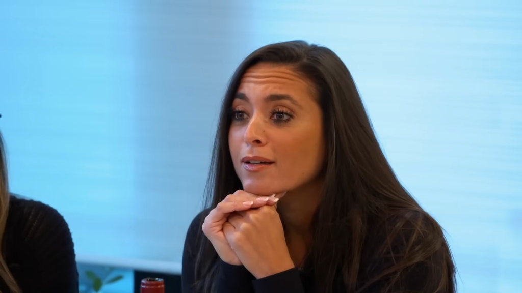 Sammi Giancola on Jersey Shore Family Vacation resting her face on her hands