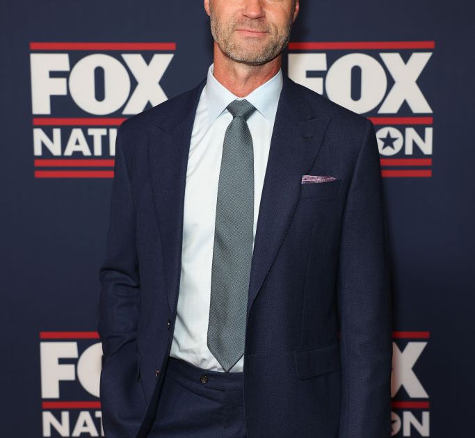 Sean Larkin - Reality Tea