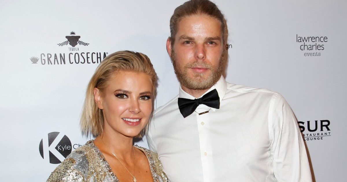Ariana Madix and Jeremy Madix posing together