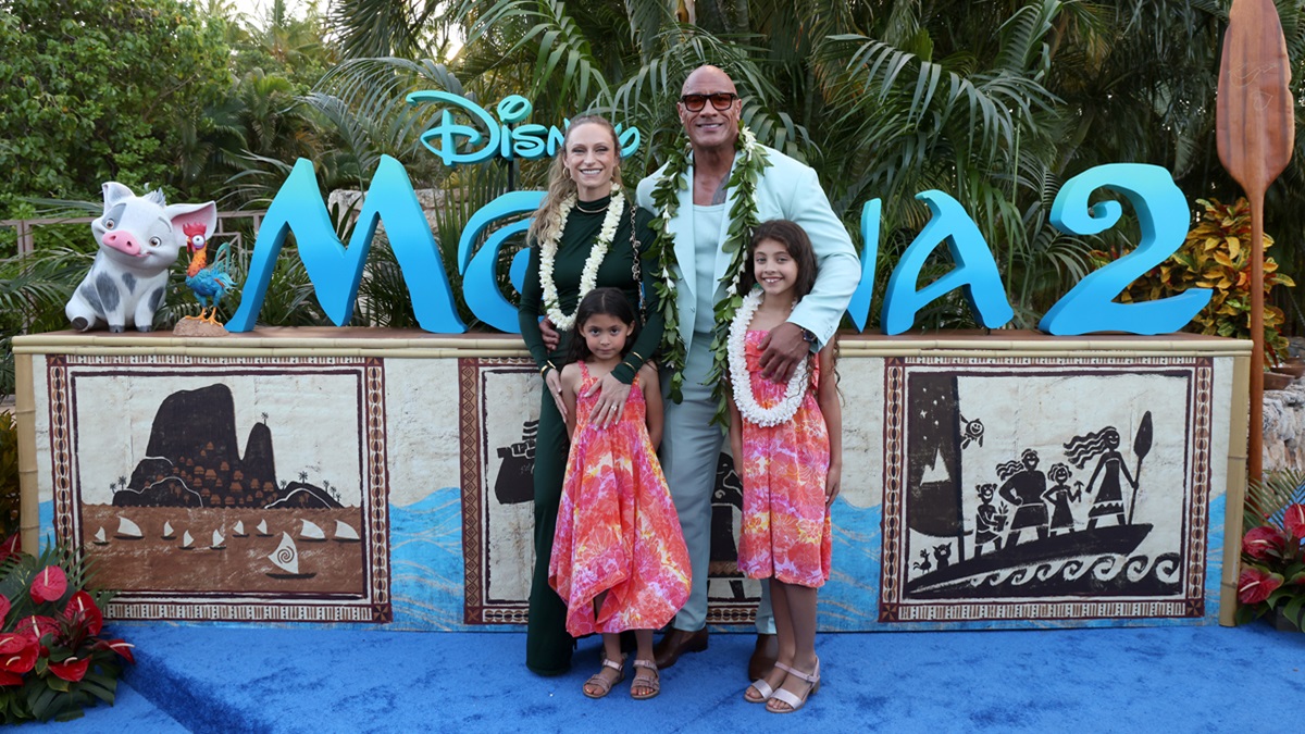 Dwayne Johnson & Daughter Rock Summery Fits at Cirque du Soleil