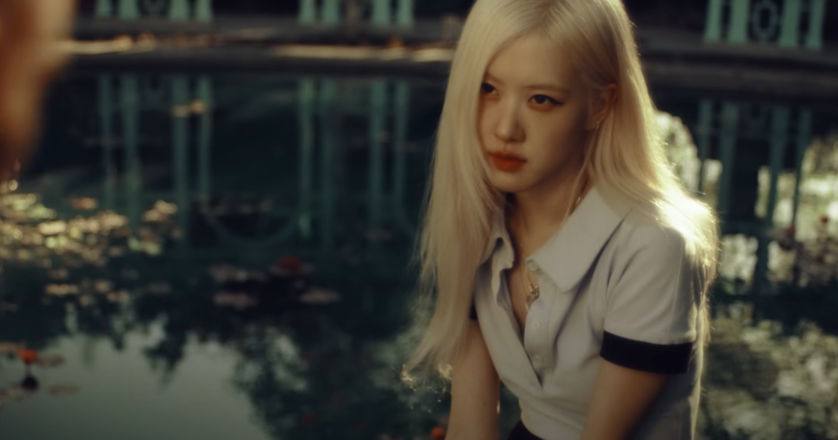 BLACKPINK ROSEちゃん着用 Mugler コラボワンピース BLACKPINK ROSE