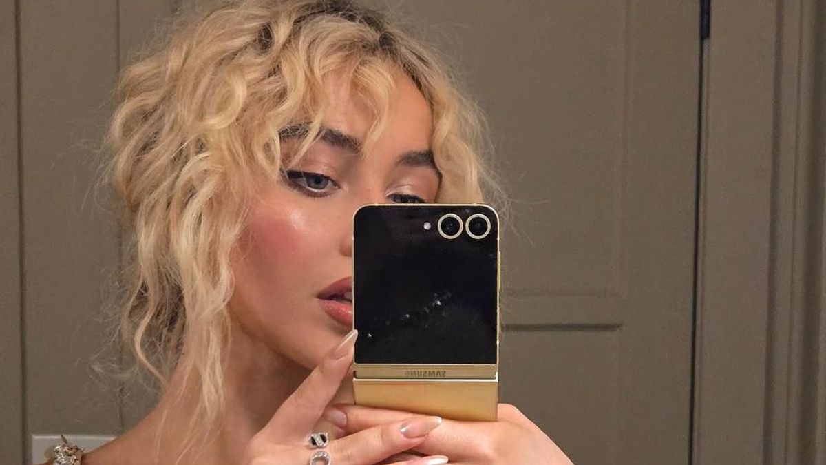 Sabrina Carpenter Looks Dreamy as She 2025 With a Fun Resolution Reality Tea