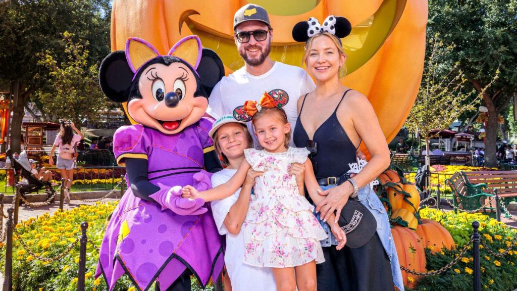 Kate Hudson daughter video