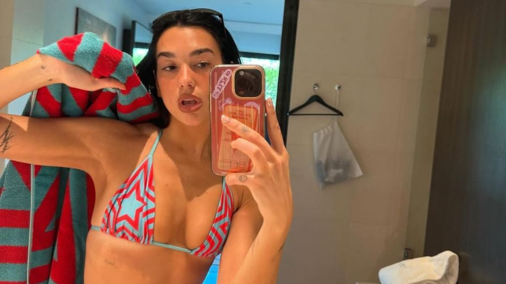 Dua Lipa Sends Kisses From Sydney in Iconic Bikini Photos