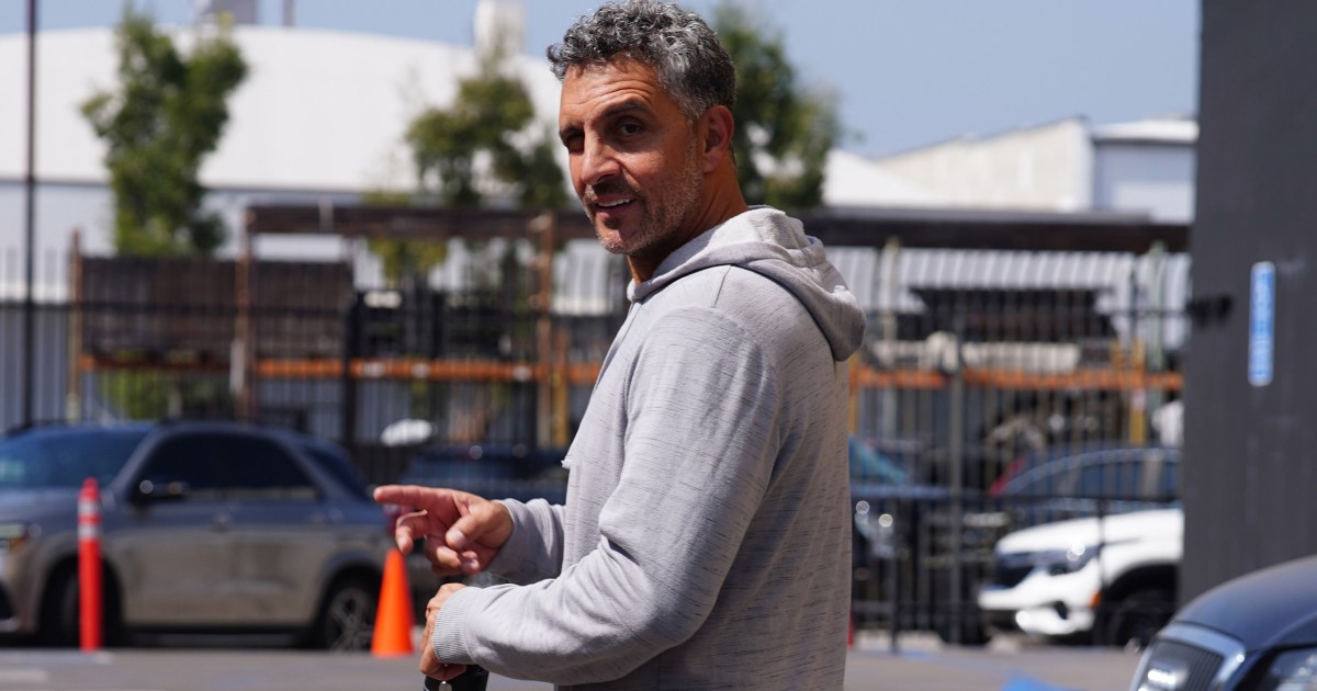 Report: Mauricio Umansky Caught Making Out With Mystery Woman in Front of RHOBH Stars