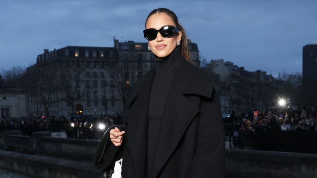 Jessica Alba Balenciaga