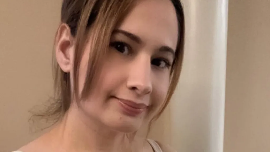 Gypsy-Rose Blanchard haircut photos