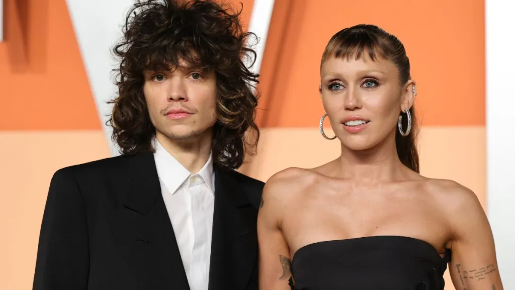 Maxx Morando and Miley Cyrus attend the 2025 Vanity Fair Oscar Party Hosted By Radhika Jones at Wallis Annenberg Center for the Performing Arts on March 02, 2025 in Beverly Hills, California.