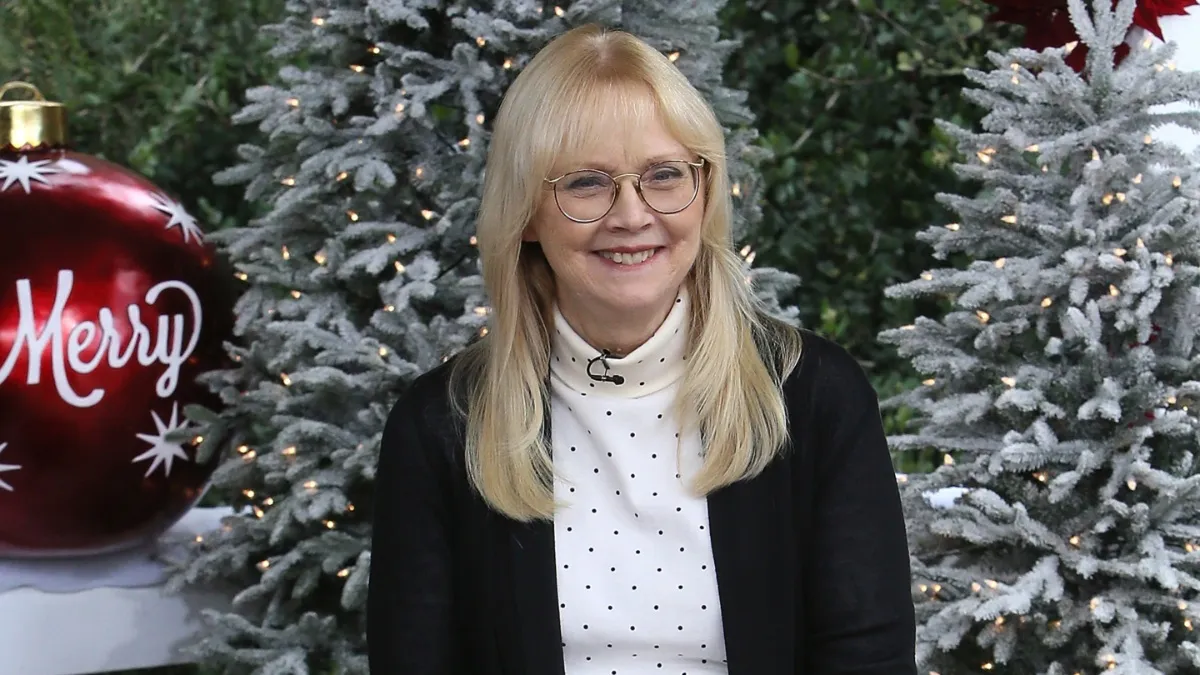 Shelley Long Net Worth 2025 How Much Money Does Cheers Star Make MixCollage 22 May 2025 12 09 PM 2138 