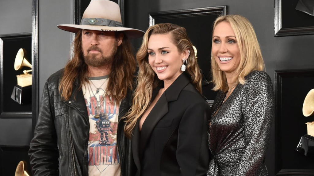 Billy Ray Cyrus, Miley Cyrus and Tish Cyrus