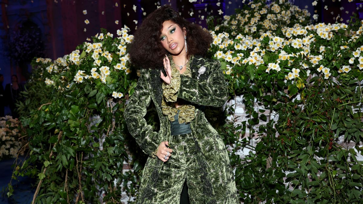 Cardi B S Plunging Met Gala 2025 Look Was All About Main Character Untitled Design 2025 05 06T115811.641