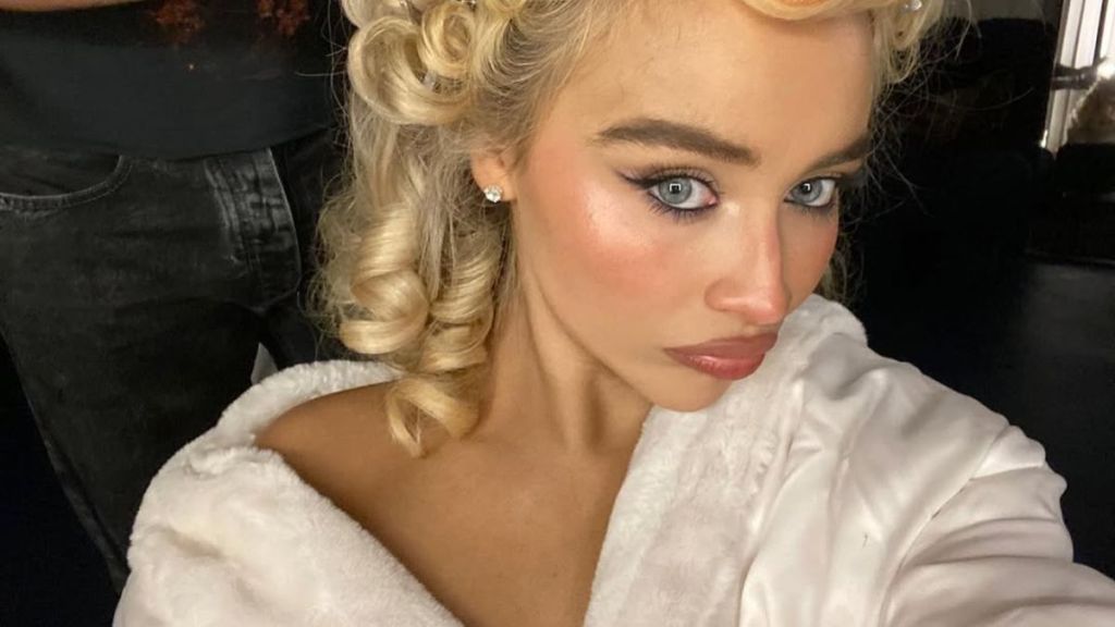 Sabrina Carpenter Fortnite skin