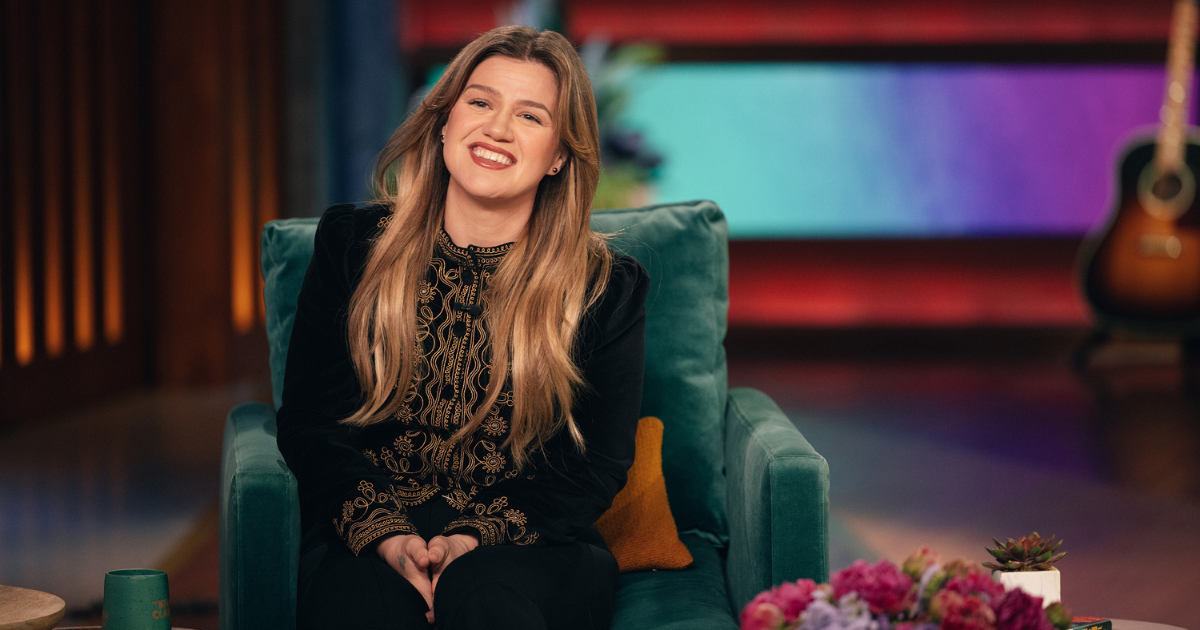 Kelly Clarkson Reveals Fighting Her Show’s Staff Over Weight Loss