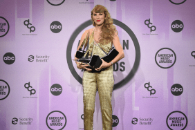 2022 AMERICAN MUSIC AWARDS - The 2022 American Music Awards, hosted by Wayne Brady, airs LIVE from Los Angeles SUNDAY, NOV. 20 (8:00 p.m. EST/PST), on ABC. TAYLOR SWIFT