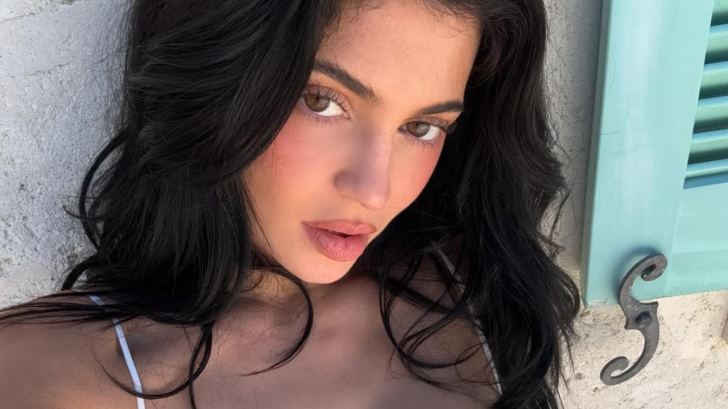 Kylie Jenner breast implant boob job plastic surgeon