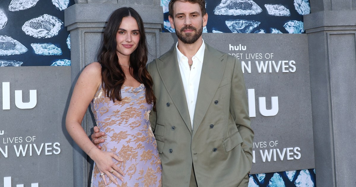 Nick Viall’s Wife Natalie Joy Confronted Plane Passenger After Kid Complaints