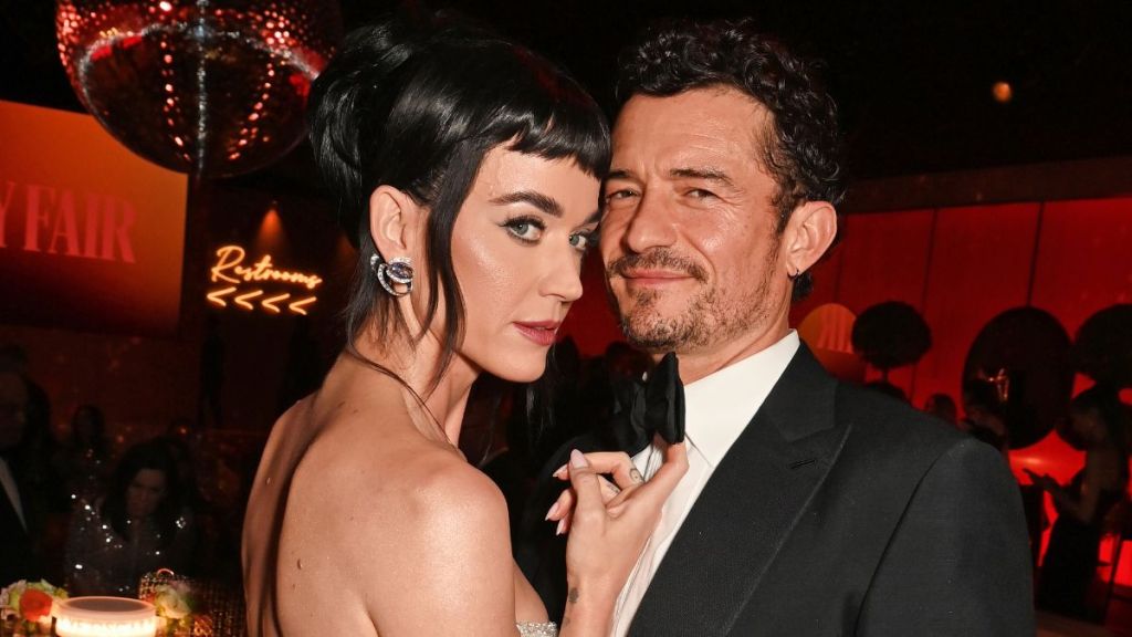 Katy Perry and Orlando Bloom attend the 2025 Vanity Fair Oscar Party Hosted By Radhika Jones at Wallis Annenberg Center for the Performing Arts on March 02, 2025 in Beverly Hills, California.