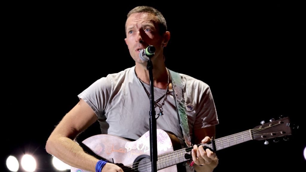 Chris Martin of Coldplay performs onstage at the 2024 iHeartRadio Music Festival at T-Mobile Arena on September 21, 2024 in Las Vegas, Nevada