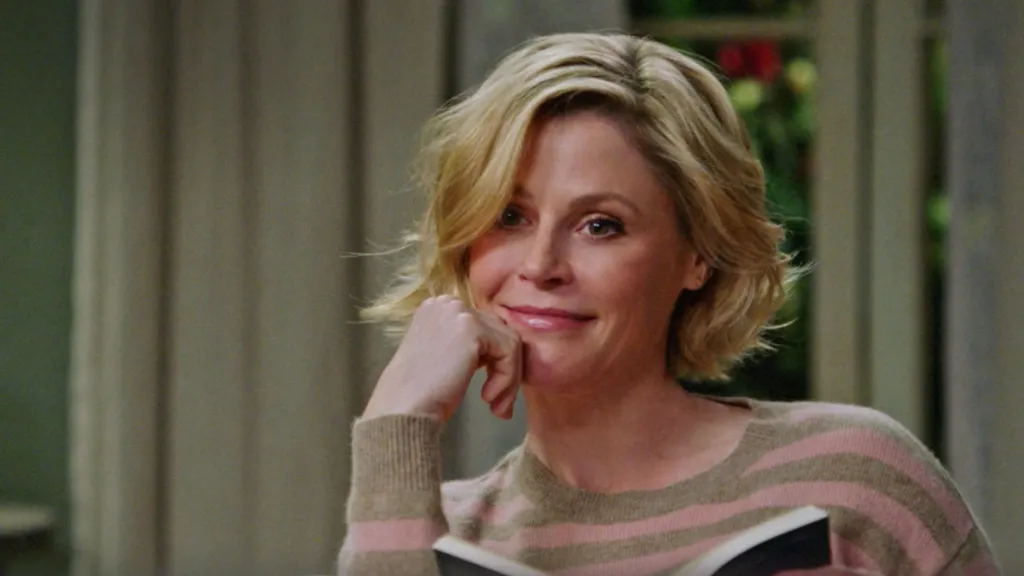 Julie Bowen Net Worth 2025: How Much Money Does the Modern Family Star Make?