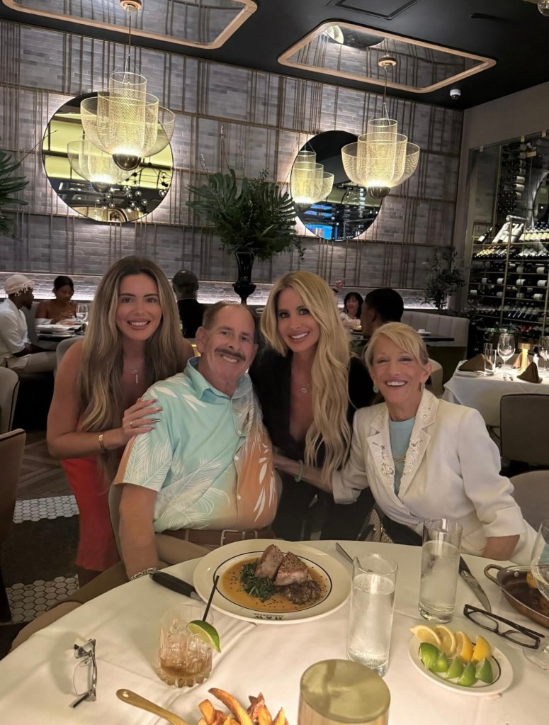 Kim Zolciak with her daughter and parents via her Instagram