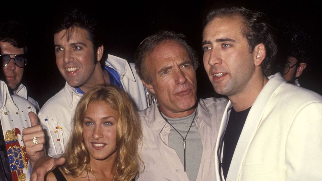 Actress Sarah Jessica Parker, actor James Caan and actor Nicoals Cage attend the "Honeymoon in Vegas" Hollywood Premiere on August 25, 1992 at Mann's Chinese Theatre in Hollywood, California