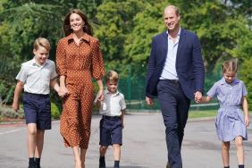 Prince George, Princess Charlotte and Prince Louis (C), accompanied by their parents the Prince William, Duke of Cambridge and Catherine, Duchess of Cambridge, arrive for a settling in afternoon at Lambrook School, near Ascot on September 7, 2022 in Bracknell, England.