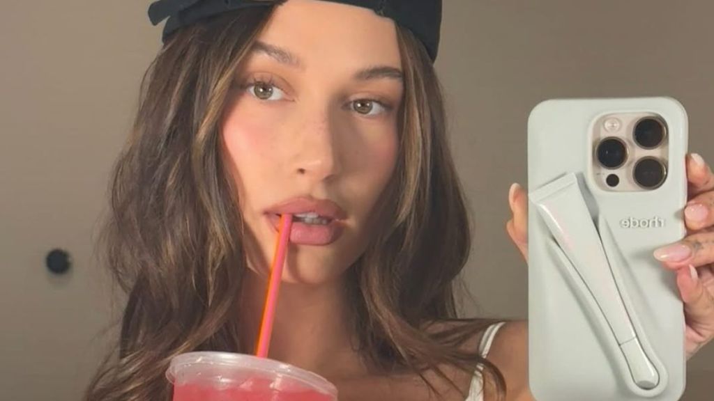 Hailey Bieber dermatitis flare-up