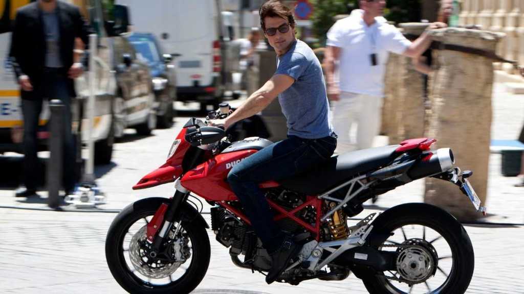 Tom Cruise rumored girlfriend