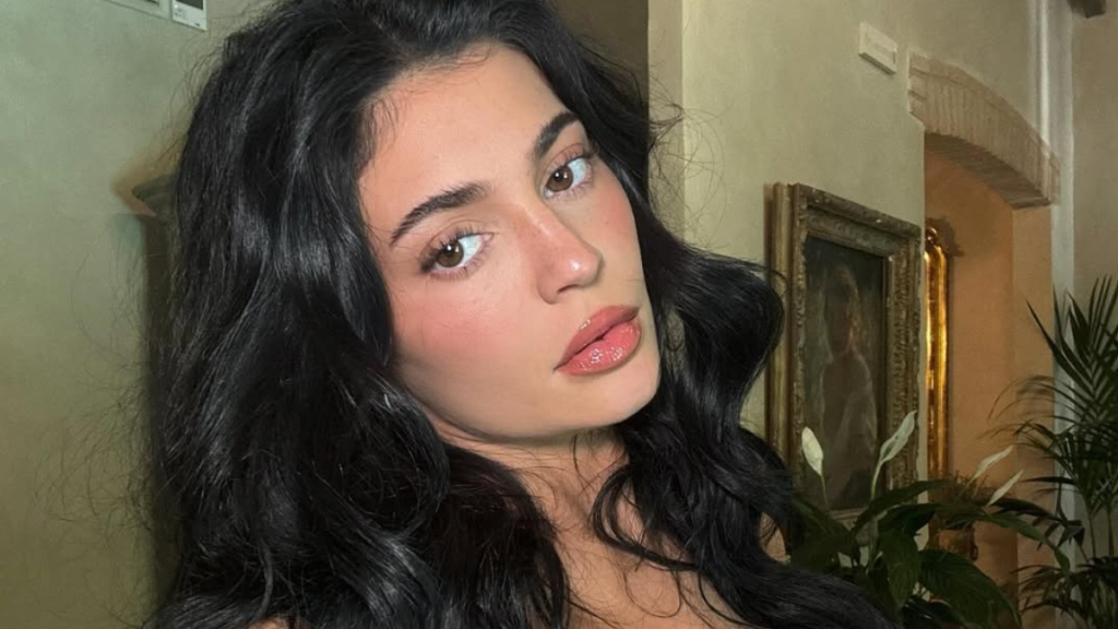 Kylie Jenner Jeff Bezos wedding guest list Lauren Sanchez