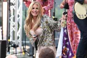 Jessica Simpson wardrobe malfunction