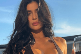 Kylie Jenner sexy Khy video