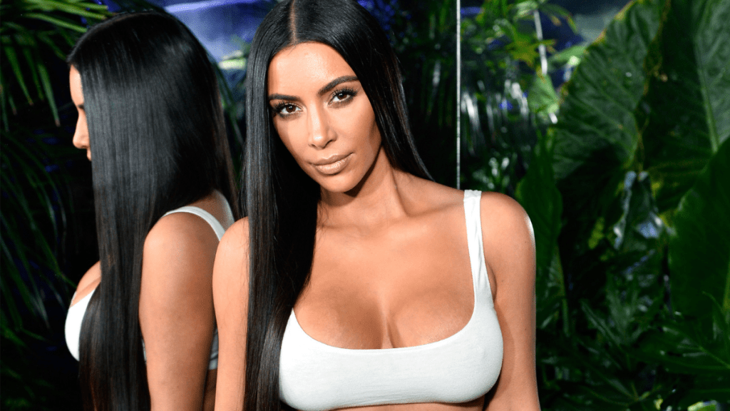 Kim Kardashian bra top photos Rome