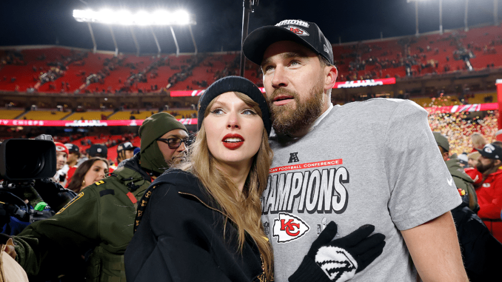 Taylor Swift Travis Kelce relationship