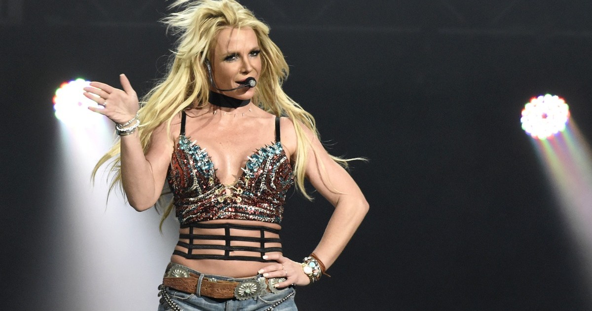 Britney Spears Posts Funny Meme After Nude Photo