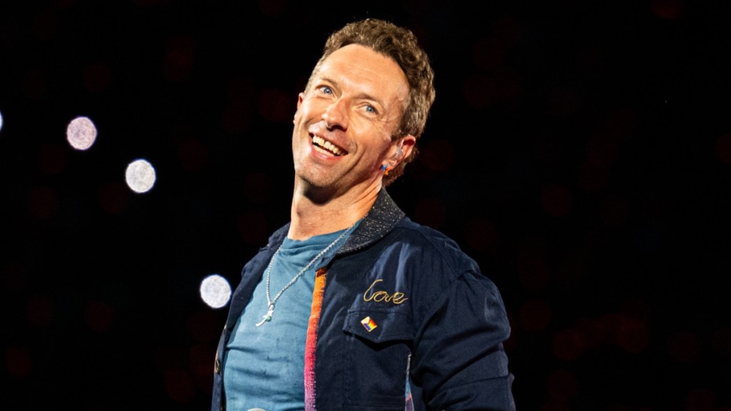 Coldplay's Chris Martin Helps Fans With Proposal Amid Astronomer CEO Scandal